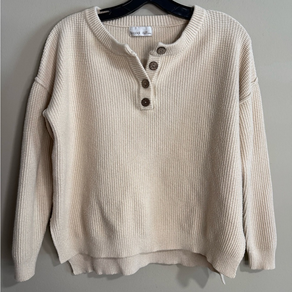 Becool Henley Style Sweater in oatmeal cream size  S/M